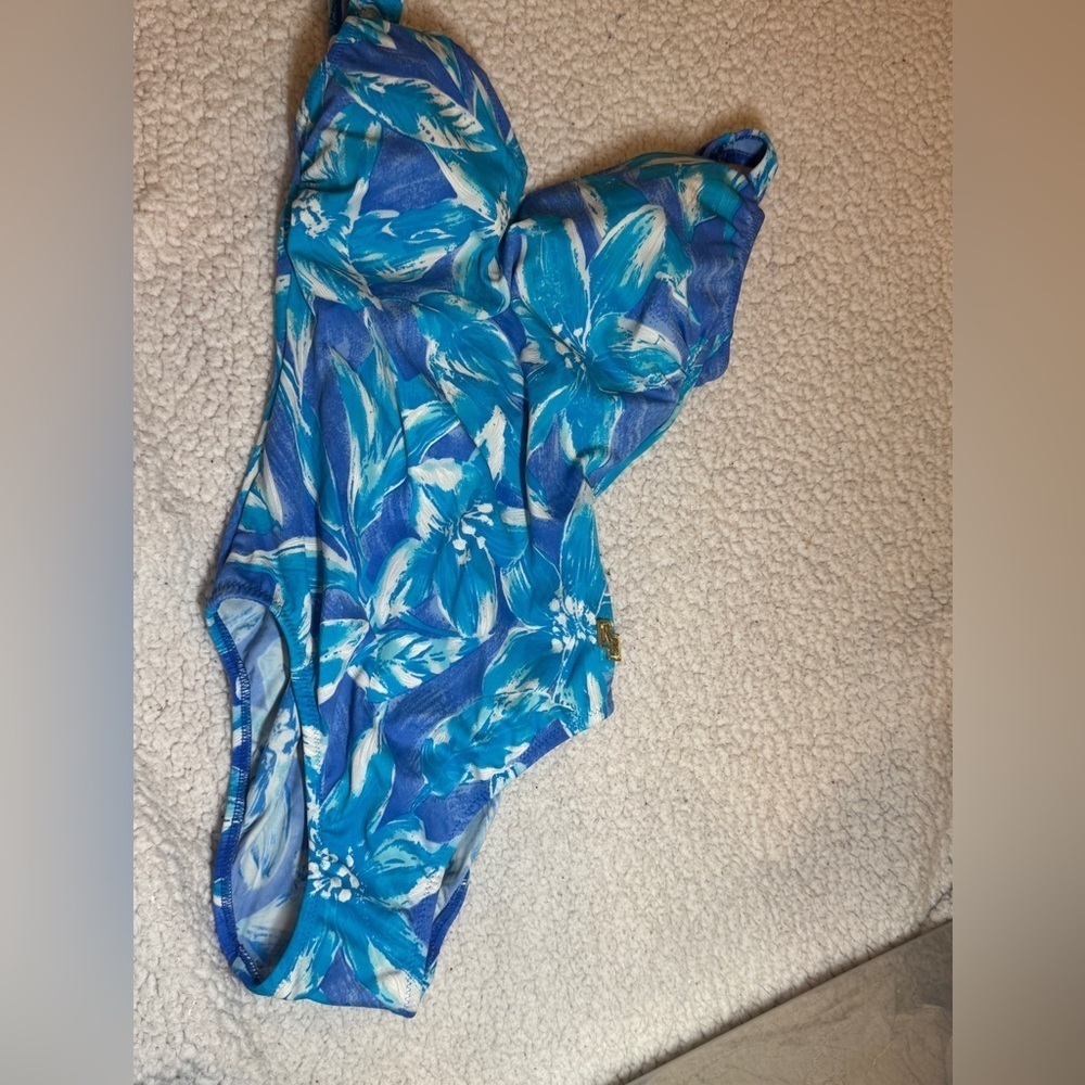 Summer essential Nina Ricci Swimsuit with Wrap Skirt - Picture 14 of 14